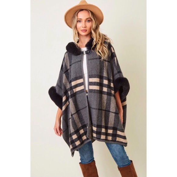 Gray & Cream Plaid Fur Trimmed Hooded Poncho Cape - Picture 3 of 8